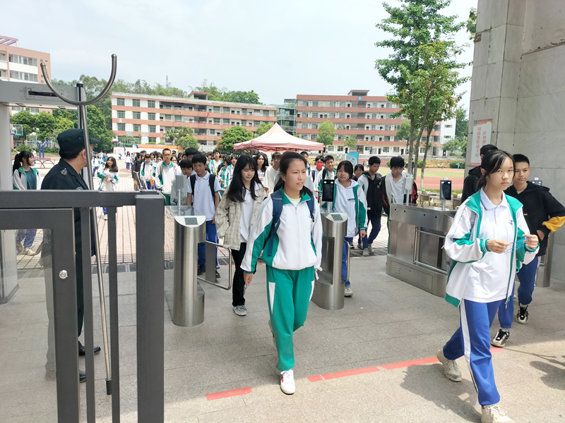 凤岗武江对口帮扶指挥部援助龙归中学筑牢安全防护门- 武江区人民政府