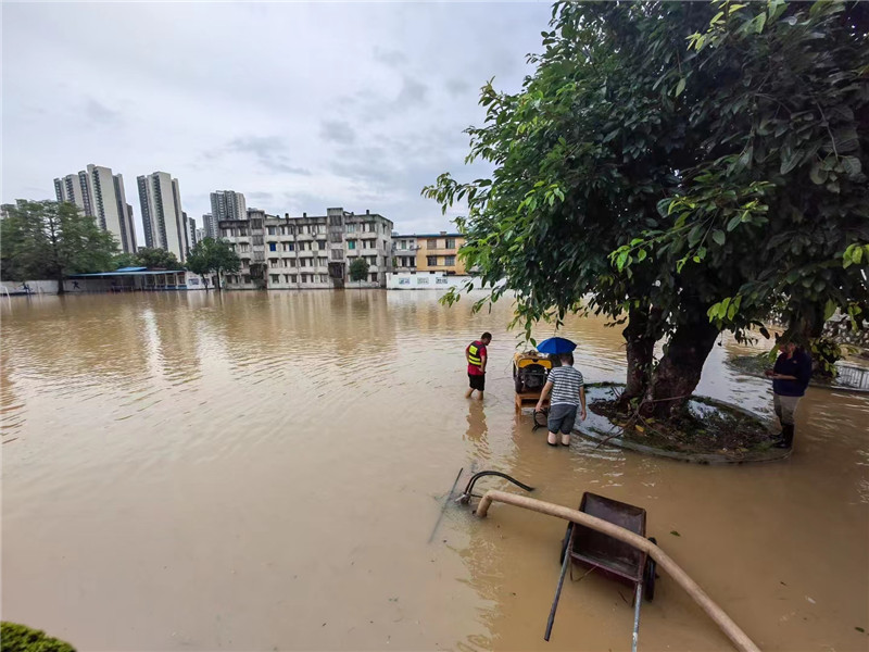 被水浸的校园.jpg