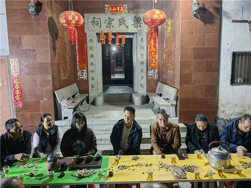 “围炉夜话”现场.jpg