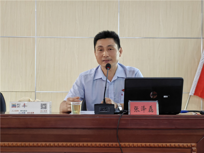 全国五一劳动奖章获得者：张泽磊.jpg