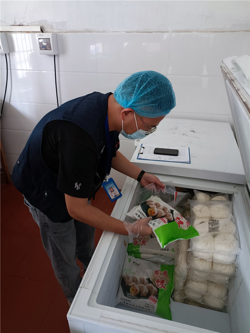 对学校食堂使用的速冻食品开展检查和抽检(1).jpg