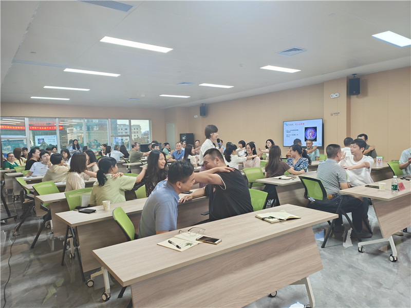 热身游戏互动.jpg