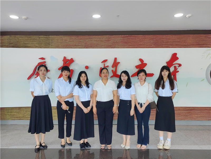 区妇联参观韶关市党风廉政建设、干部任前法纪教育暨预防职务犯罪教育基地合照.jpg