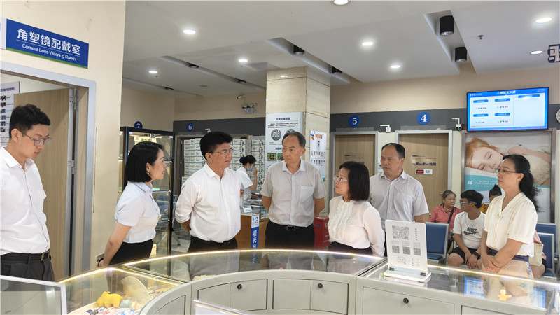 市总工会副主席肖伟旗带队到武江区开展工作调研.jpg