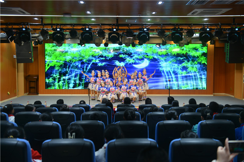 至和小学表演.jpg