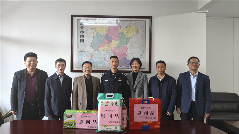 慰问省先进工作者刘清全.jpg