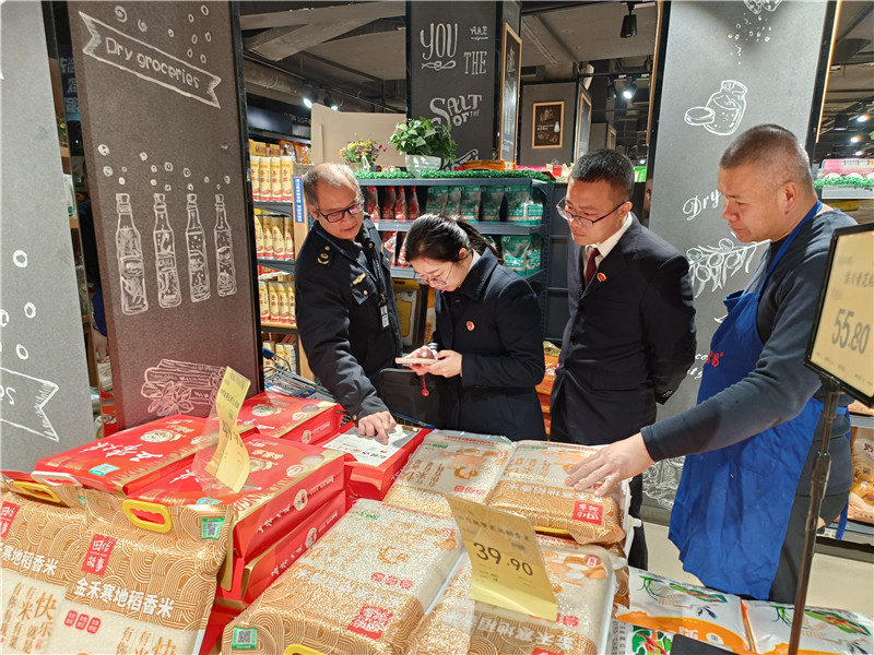 区市场监管局联合区检察院开展食品安全检查.jpg
