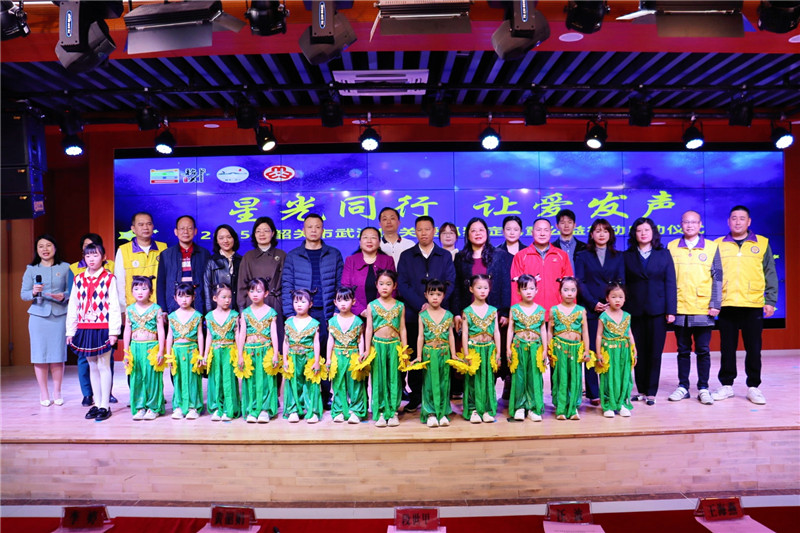 全体人员合影留恋.jpg