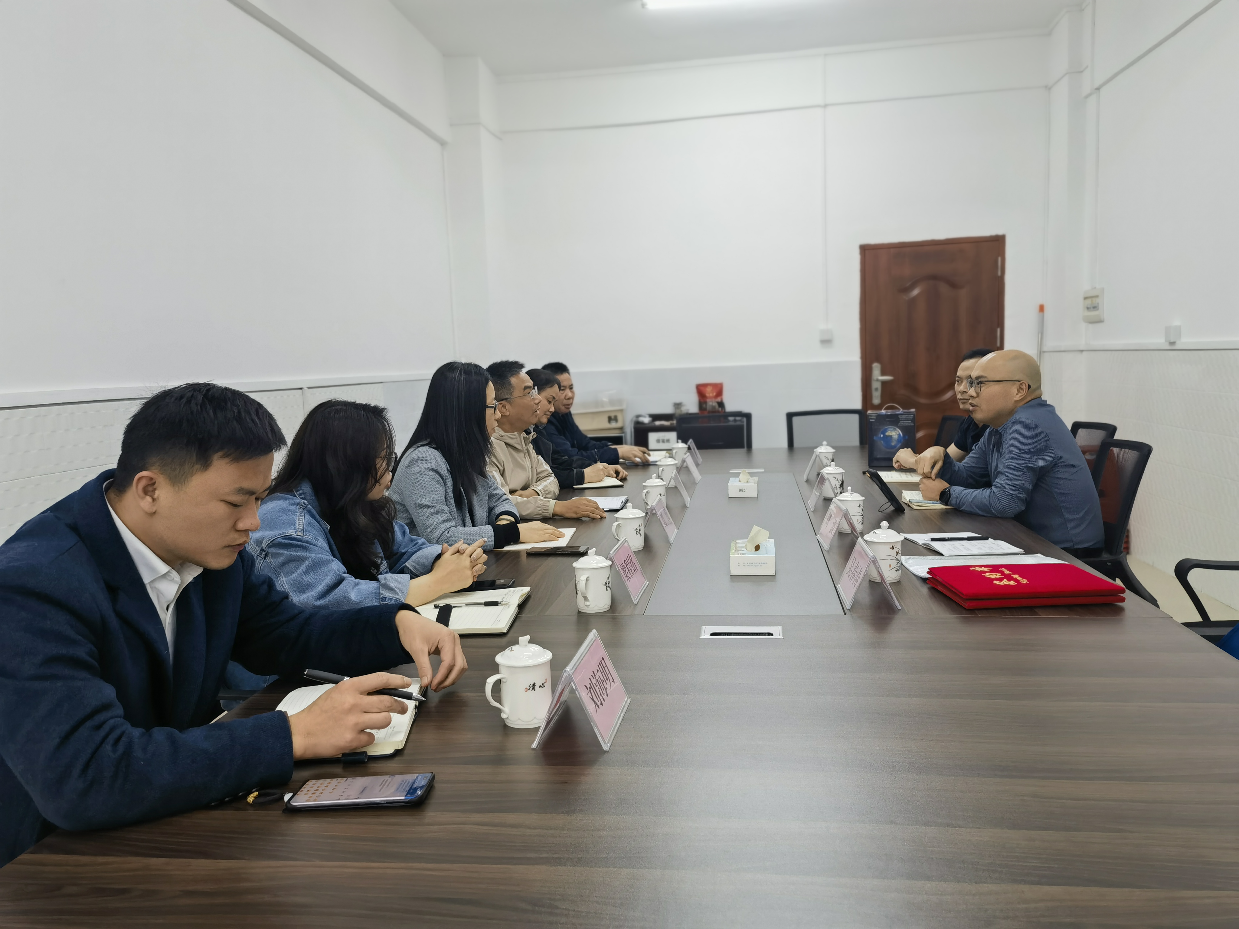 劳务合作洽谈会现场.jpg