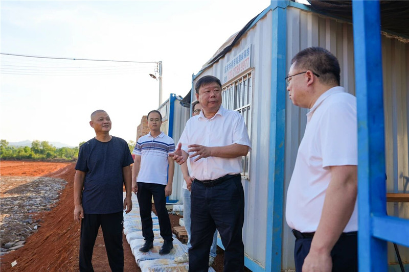 区委书记张广晖到西河镇调研强镇富村企业运行和产业项目发展情况