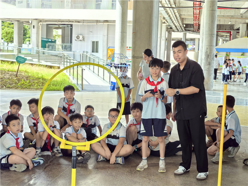 模型操作体验互动相片 (3).jpg