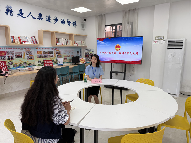 交流现场_副本.jpg
