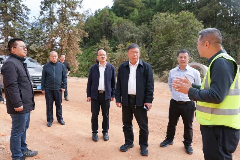 区委书记张广晖深入江湾镇宣讲党的二十届四中全会精神并调研项目建设情况