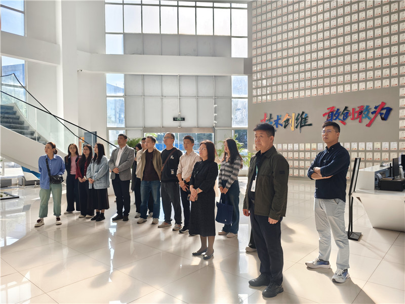 参观创维2.jpg