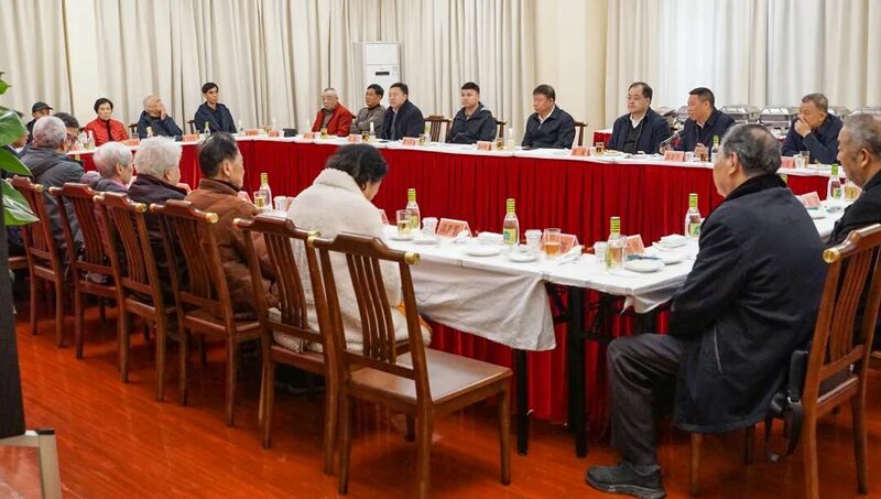武江区召开2026年离退休干部迎春座谈会