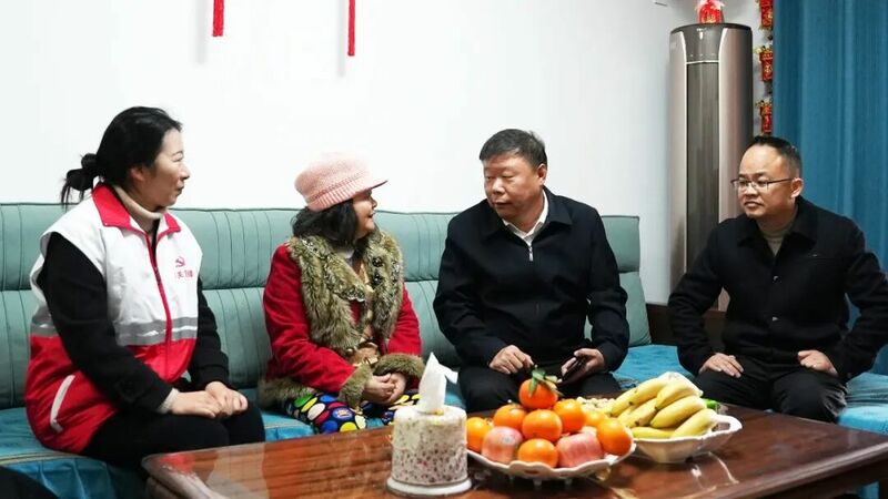 新春慰问传温情！区领导开展春节前走访慰问活动