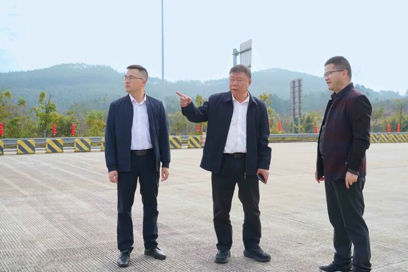 区委书记张广晖到重阳镇调研春节氛围营造、人居环境整治等工作