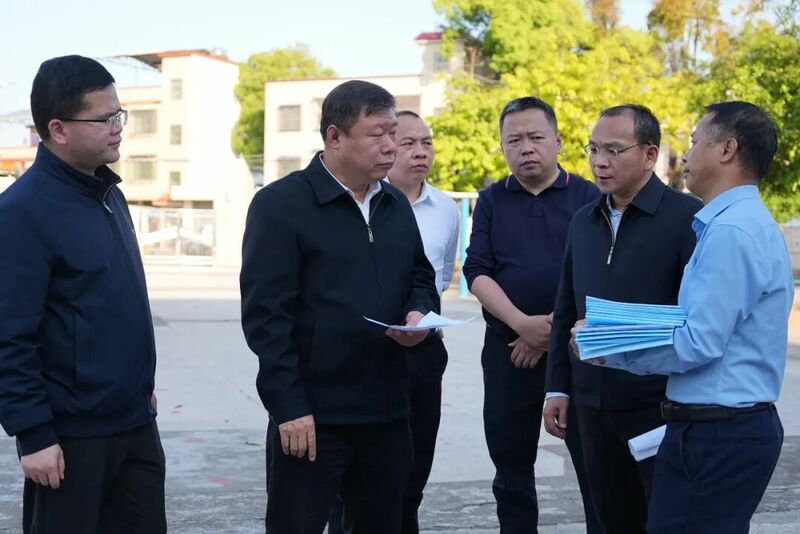 区委书记张广晖调研凤武对口帮扶协作工作