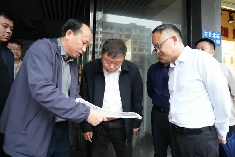 区委书记张广晖调研爱尔眼科医院新建项目及城市更新工作