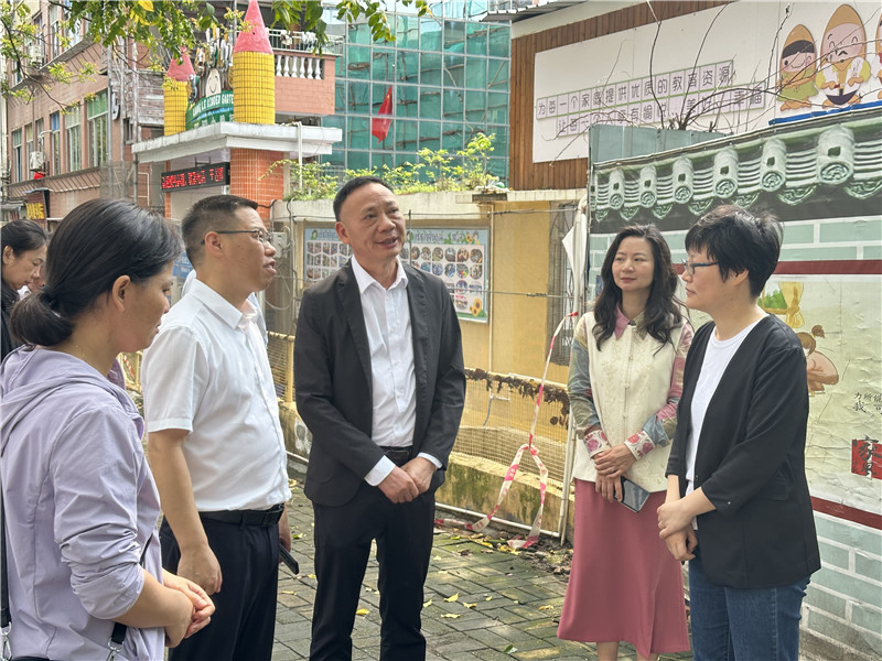 实地调研新华北社区党群服务中心.jpg