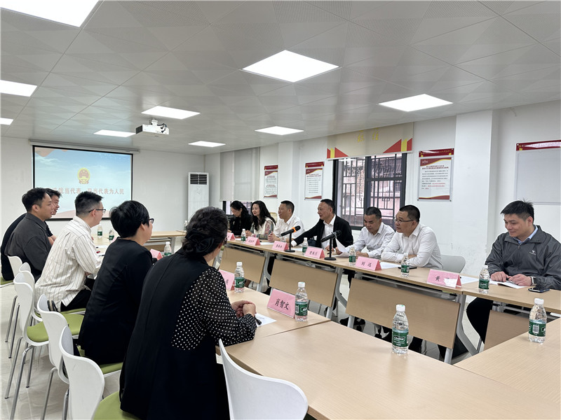 武江北片区人大代表联络站座谈交流会.jpg