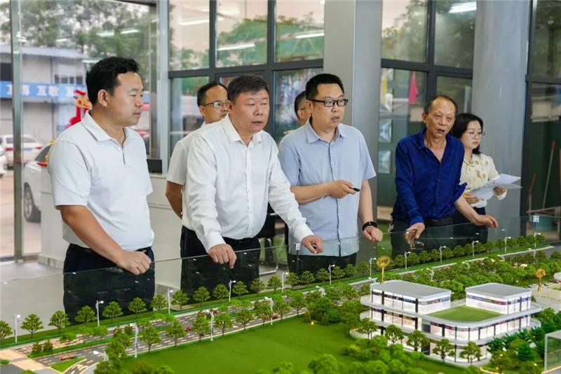 区委书记张广晖到西联镇调研项目建设和典型村培育工作情况