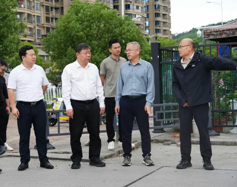 区委书记张广晖专题调研天玺湾农贸市场周边环境整治工作