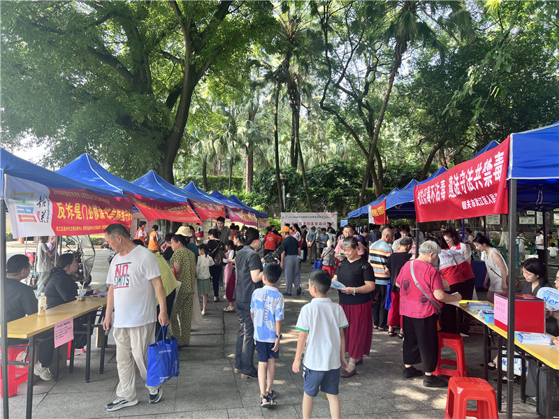 1.0集市现场.jpg