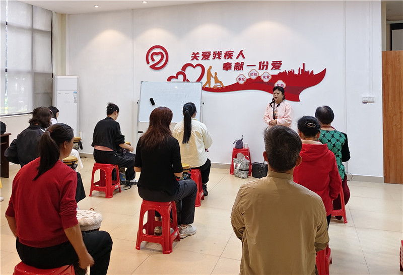 “大笨象”公益活动现场.jpg