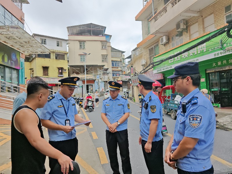 市场监管和公安部门联合检查网络餐饮_副本.jpg