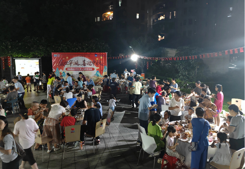 中秋“百家宴”活动现场1.jpg