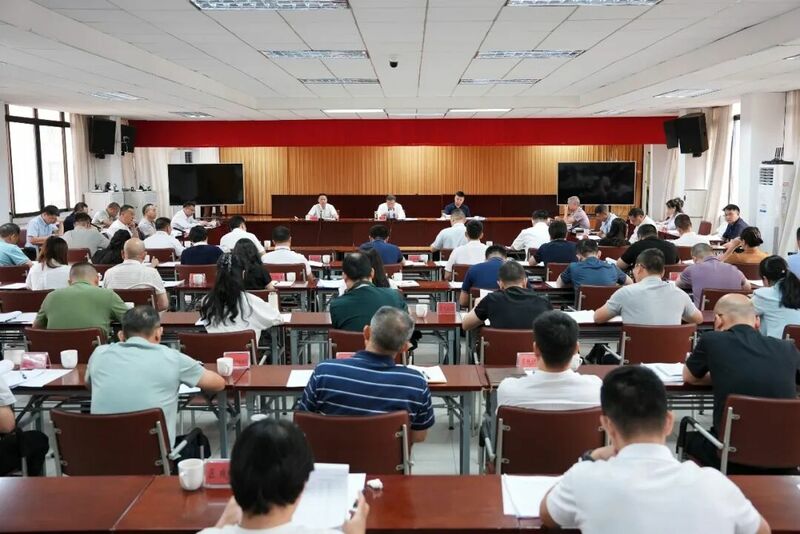 武江组建“10+1”组团式体系 全力打赢招商引资攻坚战——我区召开区委书记专题会议研究组团式招商引资工作
