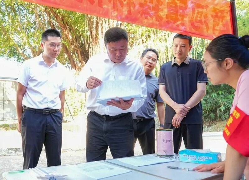 区委书记张广晖督导检查森林防灭火工作